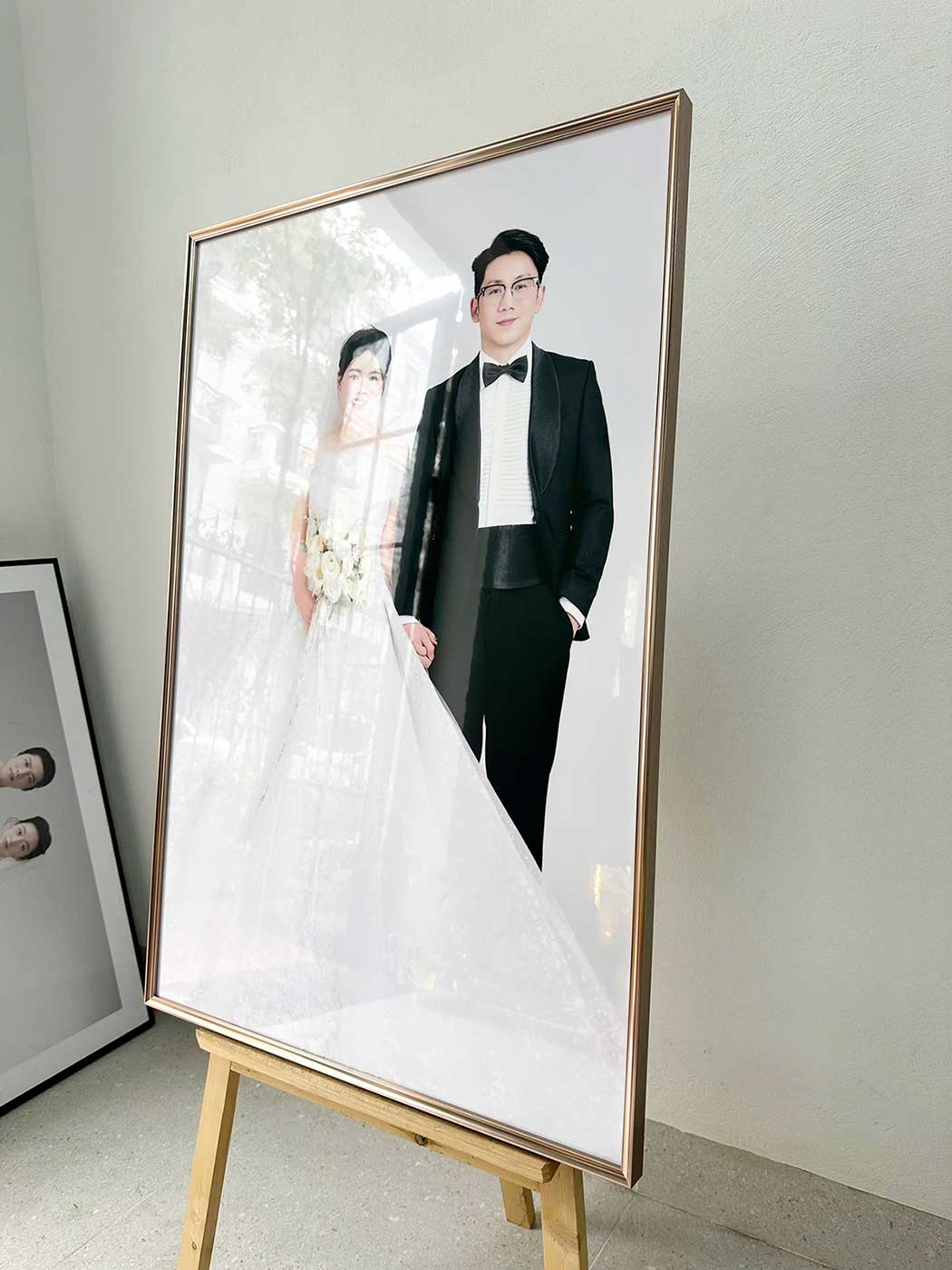 ảnh Cưới Khung Hợp Kim Titan